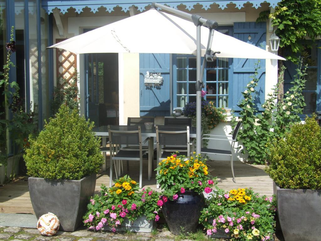 Les Glycines Bed & Breakfast Ury Ngoại thất bức ảnh